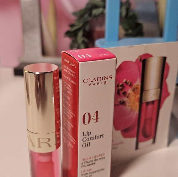 Clarins Lip Comfort Oil - Picture 6 of 12